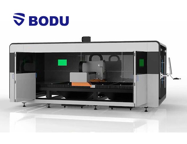 大包圍交換平臺板管一體光纖激光切割機(jī)